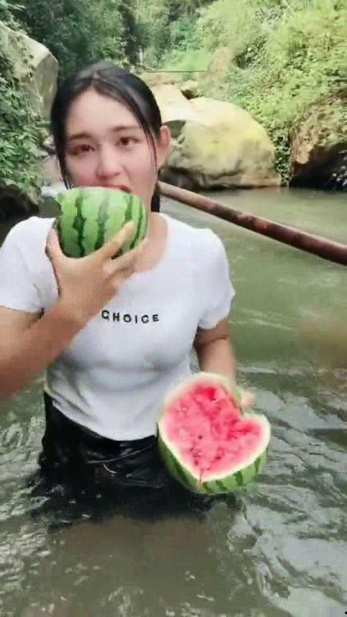 妹妹吃瓜什么,揭秘她心中的甜蜜与苦涩  第3张