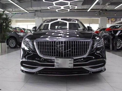 迈巴赫提车吃瓜,吃瓜群众围观豪车盛宴