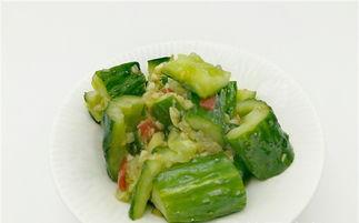 西湖吃瓜现场,夏日街头美食盛宴  第3张