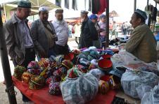 农村巴扎吃瓜,农村巴扎里的夏日风情  第3张